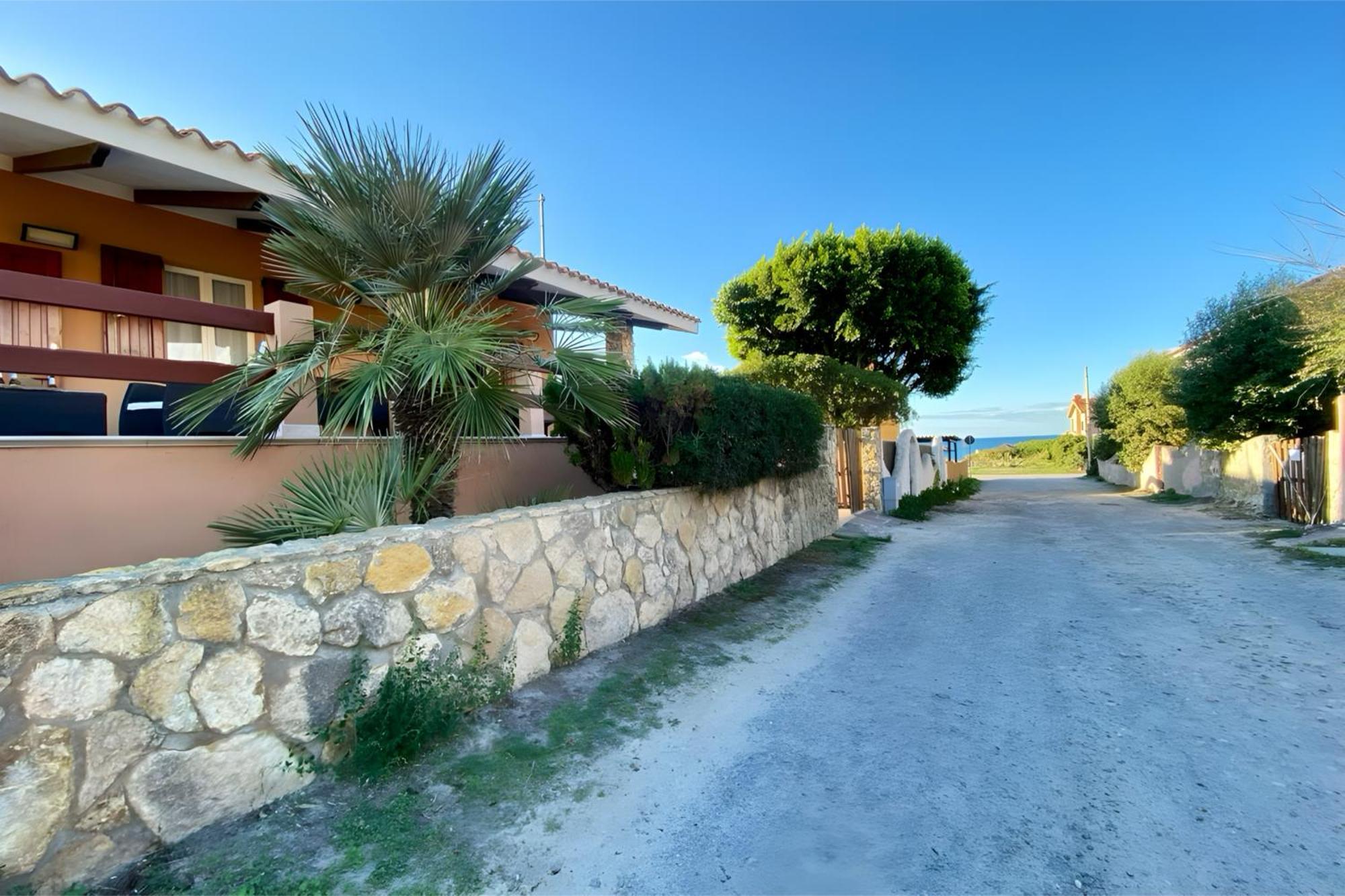 Villa Luigi Putzu Idu Exteriör bild